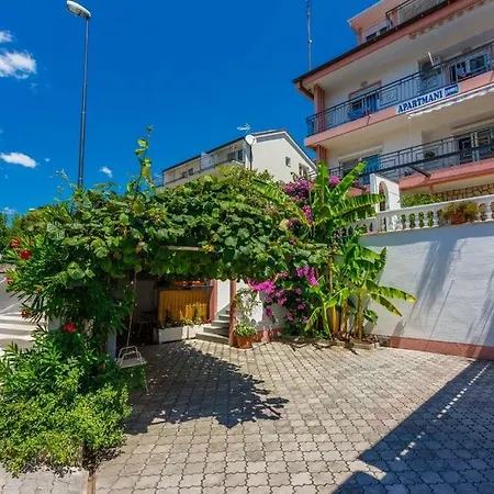 In With Sea View, Terrace, Air Conditioning, Wifi 4626-7 * Crikvenica